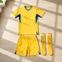 Ensemble d'uniformes de football personnalisés, maillot de football à manches courtes en polyester respirant et short, tenue de match d'équipe