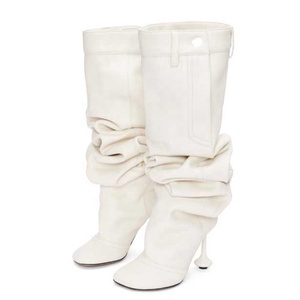 Botas altas de mujer con tacón alto, punta cuadrada, estilo holgado, con botón metálico y parte superior plisada, ajuste ancho hasta la rodilla - Product Image 2