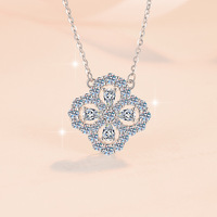 Collier Trèfle à Quatre Feuilles en Moissanite Argent Sterling S925 Style Forêt Pendentif Polyvalent Haut de Gamme Chaîne Croisée