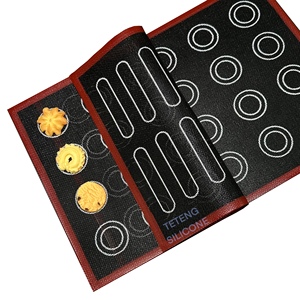<span class=keywords><strong>Tapis</strong></span> <span class=keywords><strong>de</strong></span> <span class=keywords><strong>cuisson</strong></span> en silicone <span class=keywords><strong>micro</strong></span>-<span class=keywords><strong>perforé</strong></span> <span class=keywords><strong>de</strong></span> qualité supérieure <span class=keywords><strong>Tapis</strong></span> <span class=keywords><strong>de</strong></span> <span class=keywords><strong>cuisson</strong></span> au four antiadhésif avec outil <span class=keywords><strong>de</strong></span> <span class=keywords><strong>cuisson</strong></span> <span class=keywords><strong>de</strong></span> pâtisserie polyvalent - Product Image 2