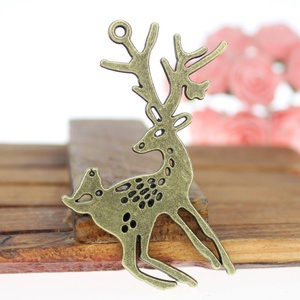 Colgante de asta de ciervo <span class=keywords><strong>Sika</strong></span> pintado, de aleación de zinc y bronce antiguo, con diseño calado, para móvil de cuna con temática de bosque - Product Image 2