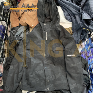 Giacche Invernali Casual da Uomo di Marca Usate all'Ingrosso con Tasche, Moda MOQ 45kg Poliestere/Cotone Tutte le Taglie - Product Image 2