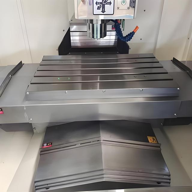 Wholesale VMC850 Vertical CNC Machining Center, Three-Axis Fully Automatic Custom CNC Milling Machine in China