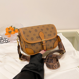 ANFUMI <span class=keywords><strong>Sac</strong></span> à bandoulière d'été haut de gamme pour femmes Niche populaire Design All-Match Saddle Bag Fashion PU - Product Image 3