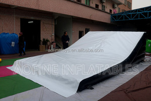 Airbag <span class=keywords><strong>de</strong></span> saut gonflable <span class=keywords><strong>de</strong></span> haute qualité pour le ski, le snowboard, le BMX, le FMX, le VTT et les chutes <span class=keywords><strong>de</strong></span> vélo - Product Image 3