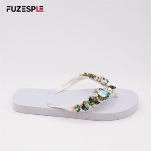 Zapatillas de verano Zapatos Mujer Zapatilla cómoda Sandalias ligeras Playa Diamante Blanco Chanclas de boda - Product Image 3