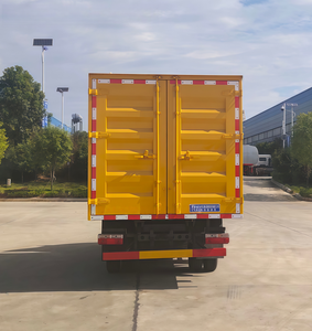 Potente y Estable Camión Triturador <span class=keywords><strong>de</strong></span> Materiales Dongfeng Tuyi 4X2 |   Capacidad Opcional para Recolección <span class=keywords><strong>de</strong></span> Madera y Transferencia <span class=keywords><strong>de</strong></span> Basura Municipal - Product Image 4