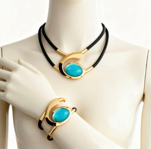 Parure de bijoux bohème élégante et unique pour femme, avec spirale dorée, opale noire et motif bandana, style turc exagéré - Product Image 4