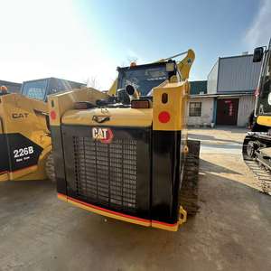 Chargeuse sur pneus d'occasion Cat 246D en bon état Charge nominale de 6 tonnes de bonne qualité en vente - Product Image 6