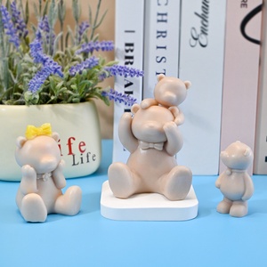 Molde de silicona 3D DIY de la familia de osos para velas de resina, molde para velas aromáticas para decoración del hogar, venta al por mayor - Product Image 1