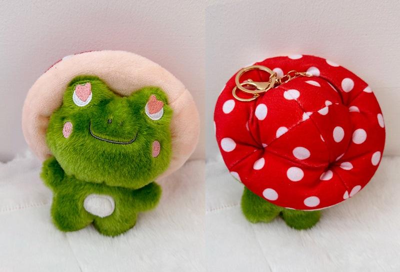 Pendentif croak vert foncé 10cm