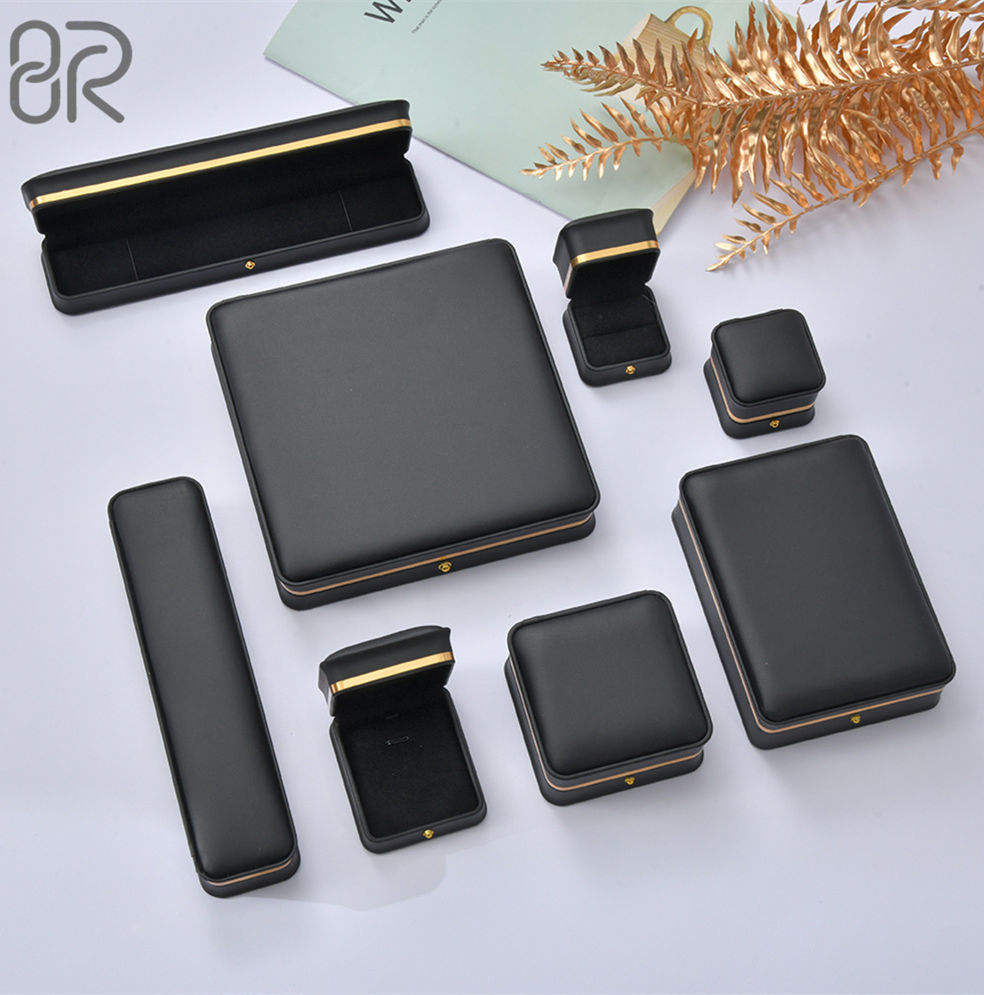 ขอบสีดำ &amp; สีทอง