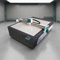 Machine de découpe CNC pour mousse, éponge, XPE, EPE, PU, XPS, PVC, EVA avec couteau oscillant et découpeuse numérique à plat haute vitesse pour feuilles de PVC