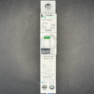 ATV320U15M2C SCHNEIDER E-LECTRIC Frequentieregelaar Altivar Machine ATV320 Serie - Product Image 3