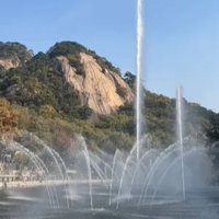 Fontaine musicale flottante pour parc aquatique extérieur, contrôlée par DMX/PLC, avec structure en acier inoxydable et éclairage RGB