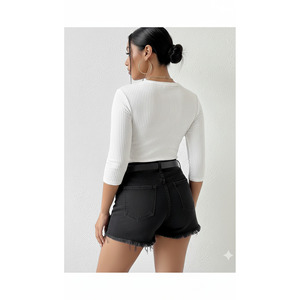 Blusa blanca de manga capri para mujer, cuello redondo, ajustada y con textura acanalada - Product Image 3