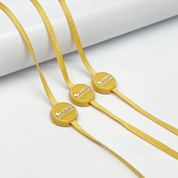 Corde de verrouillage d'étiquette volante personnalisée Produit en polyester ficelle Tissu de luxe Logo en relief Joint en plastique ficelle d'étiquette volante