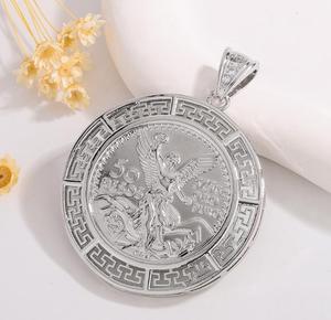 Collana con Ciondolo in Ottone Placcato Oro 14k, Design Statua della Libertà e Angelo, con Moneta d'Oro da 50 Peso, Gioielli Hip-Hop alla Moda per Regali - Product Image 3