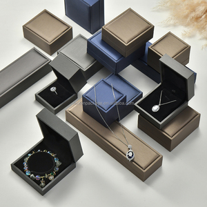 Caja de Embalaje de Joyería de Piel Sintética de Lujo con Logotipo Personalizado a Precio de Fábrica, para Anillos, Pulseras, Collares, Colgantes y Pendientes de Terciopelo FENFEN LASI - Product Image 1