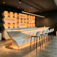 Comptoir de bar moderne de haute qualité avec éclairage LED, en forme de bateau, pour restaurant, boîte de nuit, bar à vin, avec armoire à vin