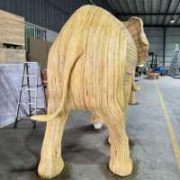 Accessoires de présentation de fenêtre sur le thème des animaux de décoration d'éléphant en rotin d'artisanat personnalisé