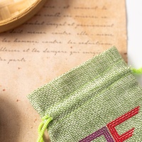 Sac cadeau en toile de Jute, 50 pièces, Logo personnalisé, bon marché, sacs de café en toile de Jute, emballage cadeau, cordon