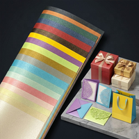 Carton nacré blanc glacé ivoire doré 250 g/m² pour la fabrication d'enveloppes cadeaux rouges