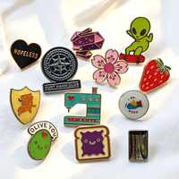Pin Enamel Hewan Kartun Kustom Grosir Desain Lucu Pin Enamel Lunak Keras Logam
