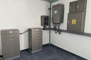 Batería de Litio-Hierro-Fosfato de Alto Voltaje Dyness Stack100 a Buen Precio, Contenedor de Paquete de Baterías de 20kWh-60kWh con BMS para Sistema de Almacenamiento de Energía - Product Image 4