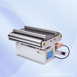 เครื่องตัดไดคัท Surmach พร้อมระบบควบคุมนำทางด้วยสายพาน จอแสดงผล LCD โต๊ะต่อชิ้นงาน เครื่องตัดขอบ ผู้ผลิตเครื่องตัดขอบความแม่นยำสูง - Product Image 2
