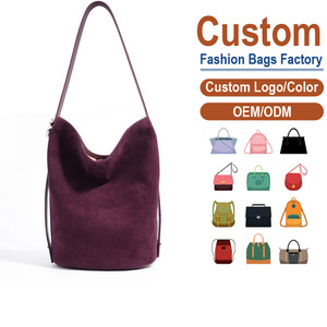 Sac à bandoulière en cuir pleine fleur véritable – Finition en daim bordeaux foncé, design minimaliste et toucher doux |   Directement de l'usine - Product Image 1