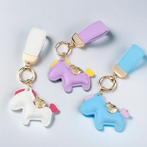 Llavero de aleación con dos anillos de caballo pequeño y lindo <span class=keywords><strong>Kaiku</strong></span> para mujer, con dije de animal, impresión UV, estilo de dibujos animados, ligero, coleccionable - Product Image 1