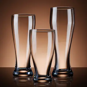 Toptan büyük özel logo el üflemeli kristal klasik buğday el işi cam bira kupası, stout bira bardakları kolu ile