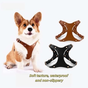 Harnais de Poitrail et de Dos Haut de Gamme pour Grand <span class=keywords><strong>Chien</strong></span>, en PU Souple et Luxueux, Durable, Imperméable, Antidérapant, Sans Fourrure, Sportif, à Boutons Ajustables, Confortable - Product Image 1