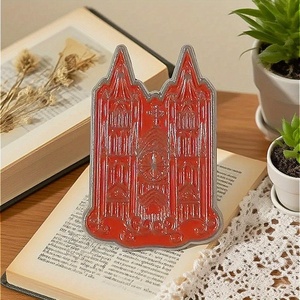 Broche unique de <span class=keywords><strong>style</strong></span> cathédrale Notre-Dame de Paris pour les femmes élégantes qui aiment l'élégance architecturale et l'ambiance gothique vintage. - Product Image 4