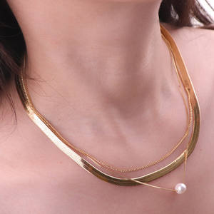 Dây chuyền choker nữ bằng đồng cổ điển ba lớp kiểu dây xích hình con rắn, đính ngọc trai nước ngọt, dùng cho đám cưới và tiệc tùng - Product Image 6
