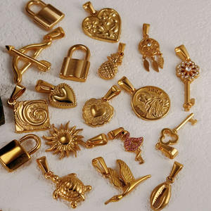 Verano Concha tortuga sol piña colgante impermeable playa joyería surfista collar oro personalizado encanto colgante - Product Image 1