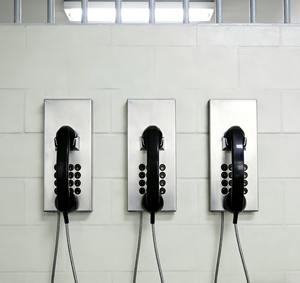 Téléphone VoIP robuste et anti-vandalisme Safecom avec combiné pour prisons, fabricant de téléphones VoIP pour établissements correctionnels - Product Image 6