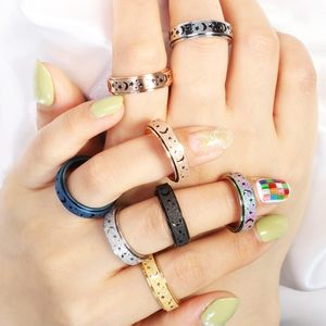 Bague tournante creuse unisexe en acier inoxydable titane sablé motif lune et étoile, anti-stress, tailles 6-10 - Product Image 5