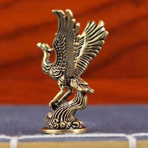 Adorno de pájaro verde de latón Dington, decoración de mesa retro de bestia divina antigua, artesanía, pequeño de metal - Product Image 4