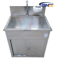 Évier chirurgical Ginee Medical Hospital en acier inoxydable 304 avec capteur mains libres / commande au genou pour lavage des mains