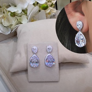 Eleganti Orecchini Pendenti a Goccia per Donne, Orecchini Pendenti Statement, Gioielli di Moda per Uso Quotidiano e Feste - Product Image 1