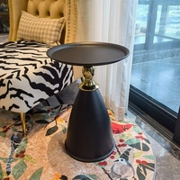 Table d'appoint de canapé convertible de luxe italien moderne et créatif scandinave meubles de maison d'angle simple pour mini balcon ferme