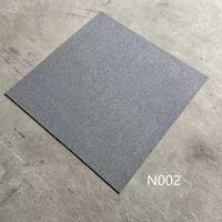 Lüks Kare Çizgili PVC Tabanlı Mavi Naylon Yanmaz Su Geçirmez Ofis Halı Karoları 50x50cm Kaymaz Çevre Dostu