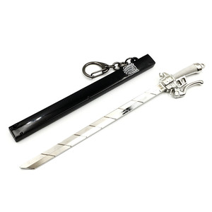 Cuchillo <span class=keywords><strong>de</strong></span> vaina <span class=keywords><strong>de</strong></span> 17cm Anime <span class=keywords><strong>Shingeki</strong></span> <span class=keywords><strong>No</strong></span> <span class=keywords><strong>Kyojin</strong></span> Wings of Freedom Attack on Titan Metal arma espada llavero - Product Image 6