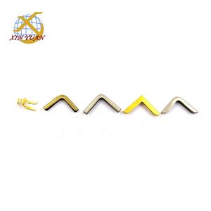 Protector <span class=keywords><strong>de</strong></span> Esquinas Metálico para Álbumes, Libros, Cuadernos, Archivos y Hojas Sueltas - Product Image 1