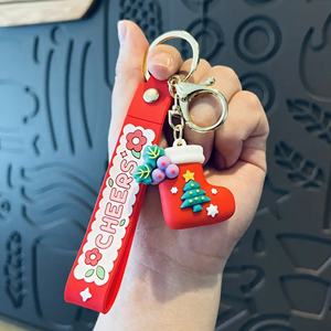 Vente en gros de porte-clés de Noël en PVC 3D, motifs de festival de Noël, bonhomme de neige, arbre de Noël, cadeaux, Père Noël, renne - Product Image 6