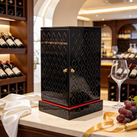 Coffret à vin en bois laqué brillant avec doublure en velours et quincaillerie dorée, armoire à double porte battante pour spiritueux, vente en gros, cadeau de vin haut de gamme