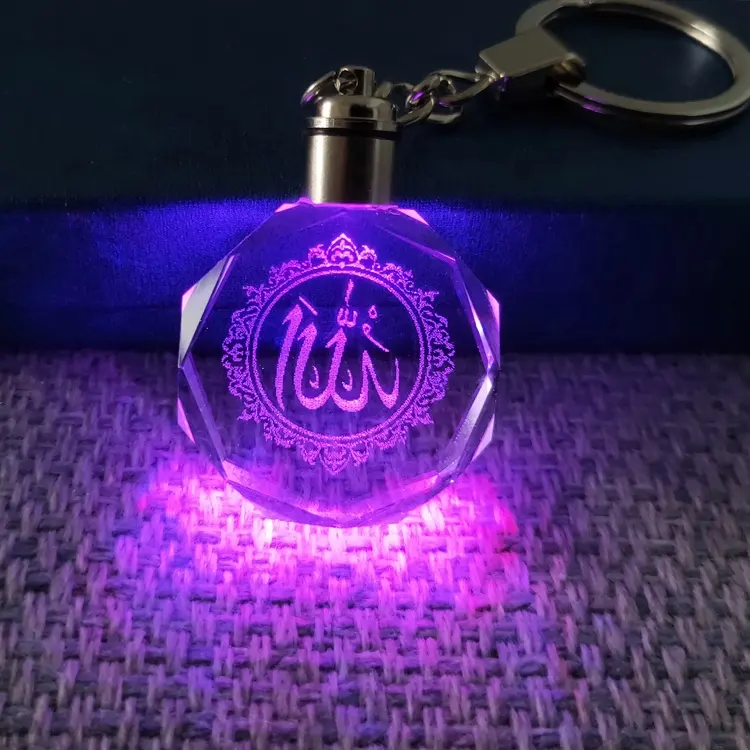 Хит продаж, стеклянный брелок для ключей с индивидуальным мусульманским логотипом, 3d лазерный, с мусульманскими буквами, со светодиодной подсветкой, брелок для свадебного подарка