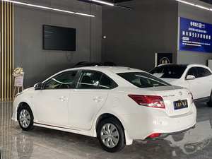 <span class=keywords><strong>Toyota</strong></span> <span class=keywords><strong>YARiS</strong></span> L Zhixiang CVT Édition Limitée 2018 d'occasion avec boîte automatique, sièges en cuir, pneus R15 et hayon arrière - Product Image 4